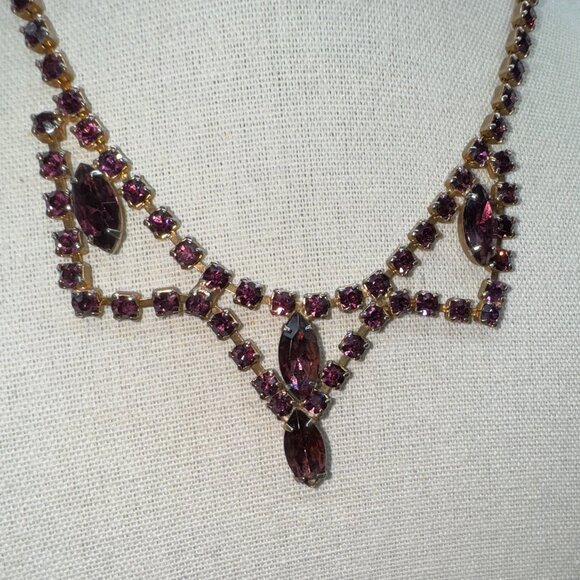 Vintage Necklace Choker and Clip-on Earrings Purple Rhinestones Set - Picture 5 of 14